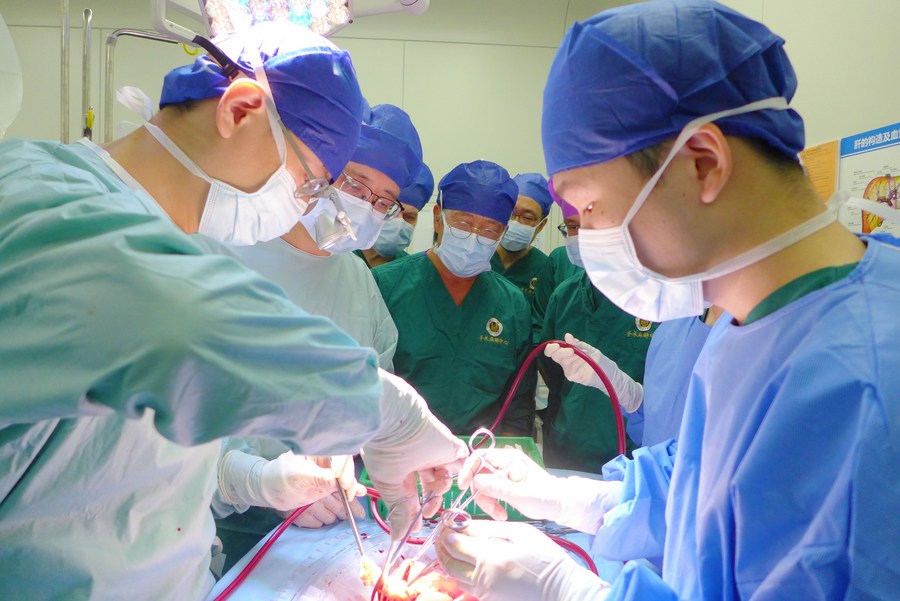 The ischemia-free organ transplantation is applied in a surgery carried out at the First Affiliated Hospital of Sun Yat-sen University in Guangzhou, capital of south China's Guangdong Province, December 12, 2023. /Xinhua